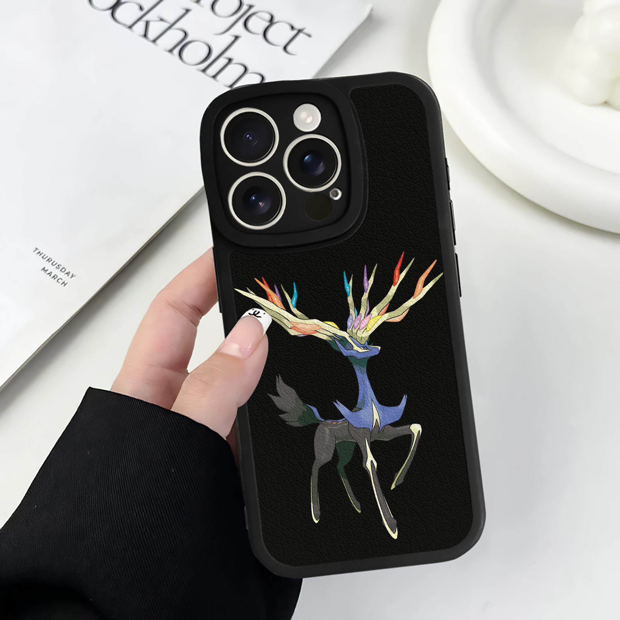 （画像用） ポケットモンスター Pokémon 【iPhone 16シリーズ対応】シリコンスマホケース（レザー調） 材質：シリコン